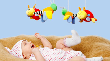 Какие игрушки нужны малышам с рождения до полугода?