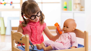 Іграшки за віком: чим грають дівчатка 3-5 років
